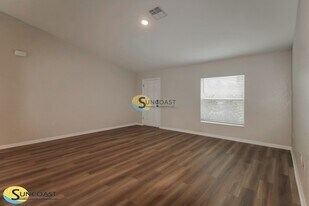 6401 E Gentry St in Inverness, FL - Building Photo