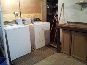 431 E Walnut Ln in Philadelphia, PA - Foto de edificio - Building Photo