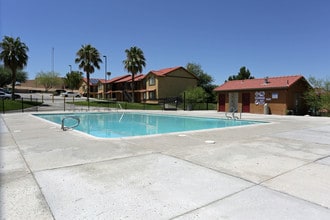 Sunset Pointe Apartments in Barstow, CA - Foto de edificio - Building Photo