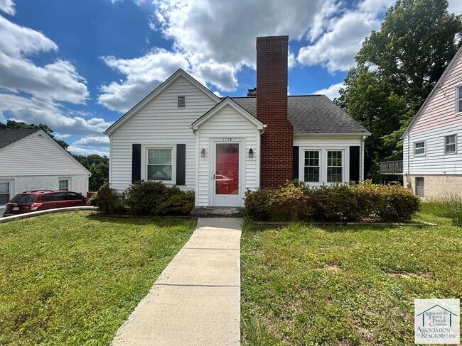1118 Oakgrove Ave