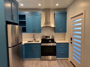 606 Virginia Dr, Unit 606 in Petaluma, CA - Foto de edificio - Building Photo