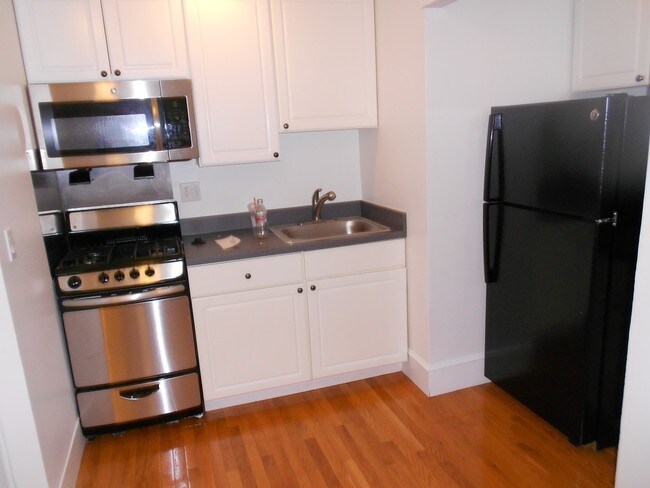 52 Burbank St-Unit -5 in Boston, MA - Building Photo - Building Photo