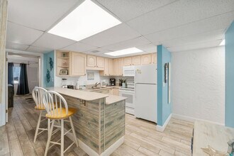 8727 Thomas Dr in Panama City, FL - Building Photo - Building Photo