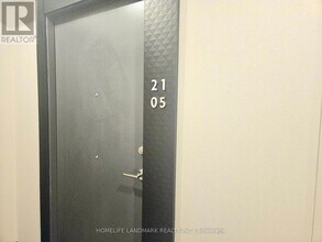 8-2108 Wellesley St W in Toronto, ON - Building Photo - Building Photo
