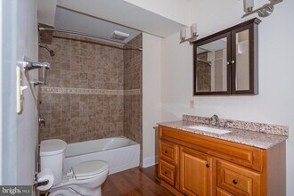 344 W Gay St in West Chester, PA - Building Photo - Building Photo