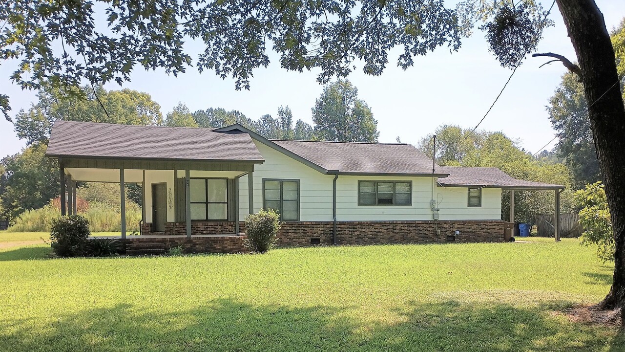 816 Byrd Rd SE in Hartselle, AL - Building Photo