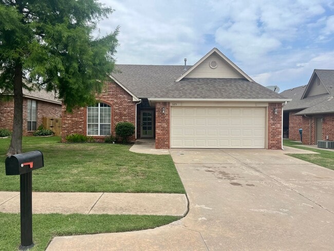 property at 325 Crossland Ct