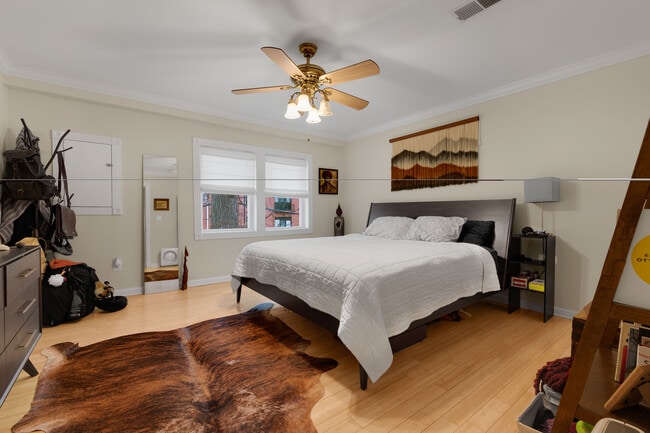 property at 1233 Raum St NE