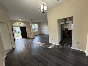3966 Eagle Cove E Dr in Palm Harbor, FL - Building Photo - Building Photo
