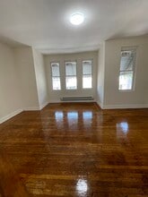 614 E Brinton St in Philadelphia, PA - Foto de edificio - Building Photo