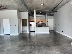 313 NE 2nd St, Unit 703 in Fort Lauderdale, FL - Building Photo - Building Photo