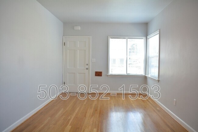 5034 SE 75th Ave in Portland, OR - Building Photo - Building Photo