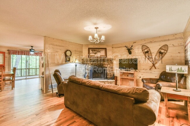 1026 Satterfield Rd in Cleveland, GA - Building Photo - Building Photo