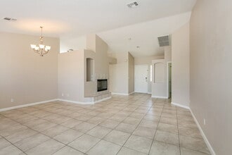 3432 Shonna Way in North Las Vegas, NV - Building Photo - Building Photo