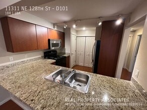 11311 NE 128th St in Kirkland, WA - Building Photo - Building Photo