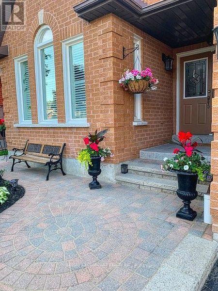 61 Silverbirch Pl in Whitby, ON - Building Photo - Building Photo