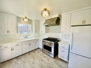 4847 Twain Ave in San Diego, CA - Building Photo - Building Photo