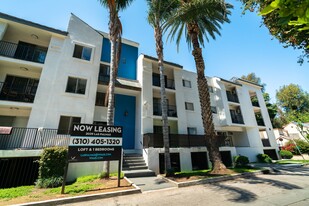 2039 North Las Palmas Ave Apartments