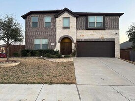 801 Oriel Cir in Crowley, TX - Building Photo