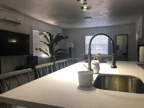 6 Sunset Rd, Unit 1 in Key Largo, FL - Building Photo - Building Photo