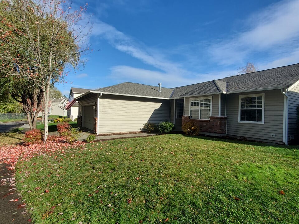 2966 Sprague St in Port Orchard, WA - Building Photo