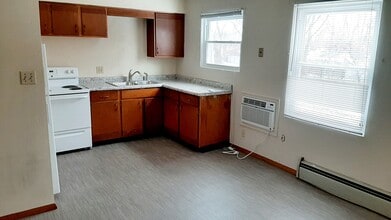 1213 N Indiana St, Unit 1A in Griffith, IN - Foto de edificio - Building Photo