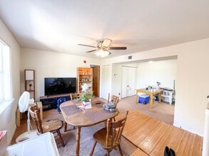 2360 SW Archer Rd in Gainesville, FL - Building Photo - Building Photo