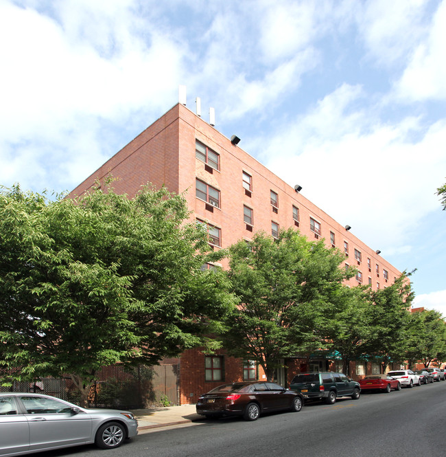 Genesis Neighborhood Plaza in Brooklyn, NY - Building Photo - Building Photo