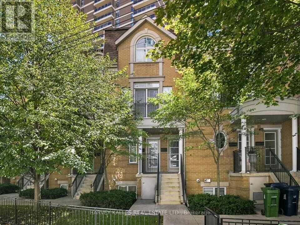 73 Pleasant Blvd in Toronto, ON - Building Photo