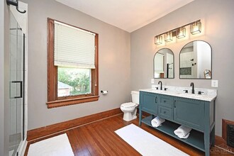 2123 Cameron Ave in Cincinnati, OH - Foto de edificio - Building Photo