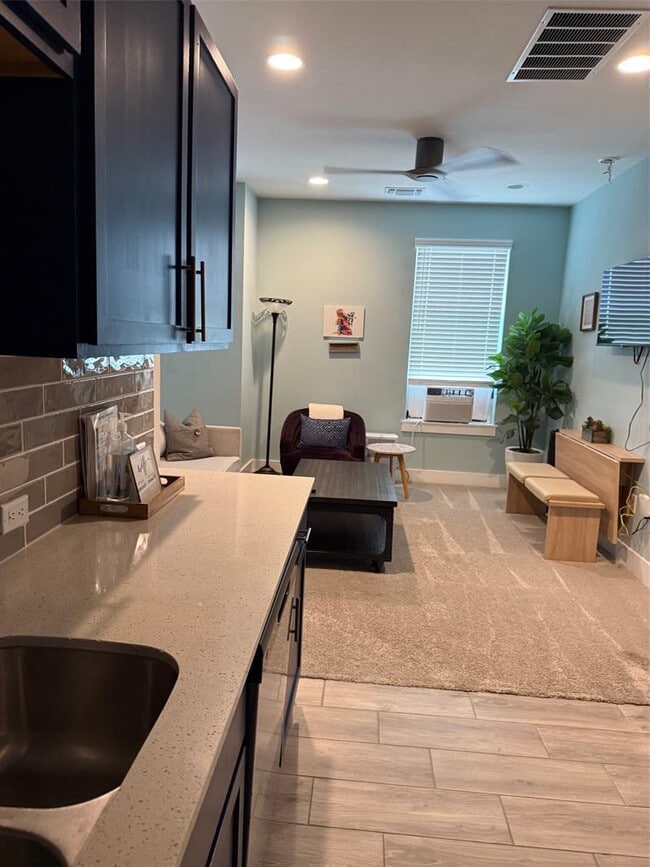 7904 Hillock Terrace in Austin, TX - Building Photo - Building Photo