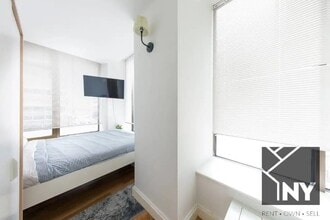 126 Pearl St, Unit 19F in New York, NY - Building Photo - Building Photo