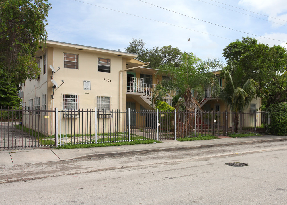 3501 NW 3rd Ave in Miami, FL - Building Photo