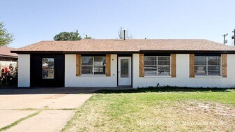 4615 Grinnell St in Lubbock, TX - Building Photo
