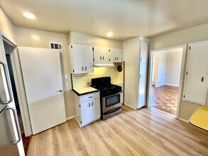 4000 Ocean Ave in San Francisco, CA - Building Photo - Building Photo