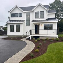 35 Sloop St in Jamestown, RI - Building Photo - Building Photo