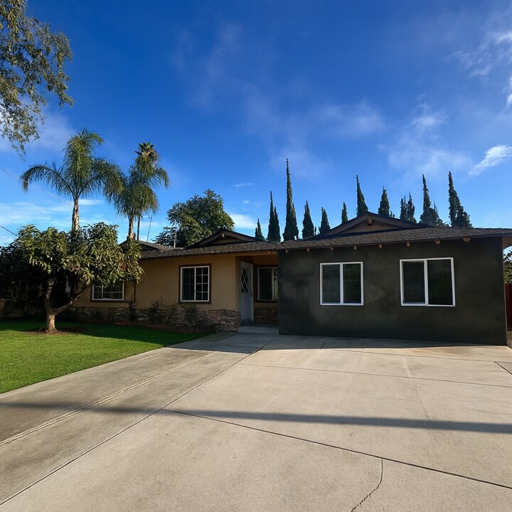 5035 Hallmark St in Riverside, CA - Building Photo