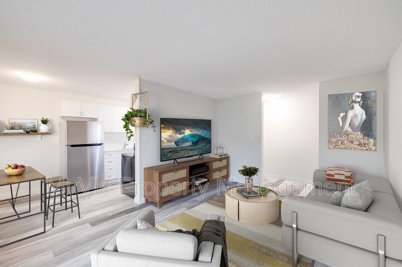 9750-9782 82 Ave NW in Edmonton, AB - Building Photo