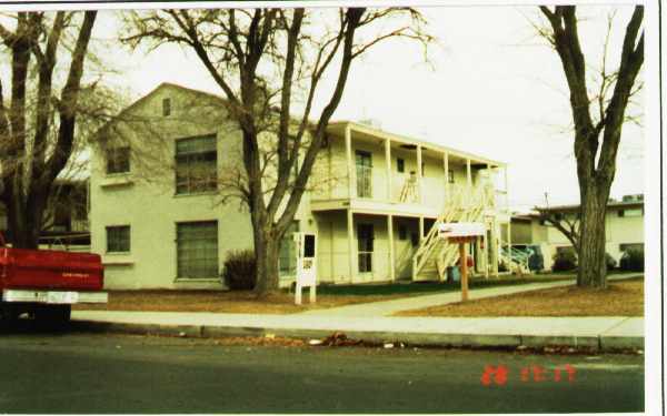 Beverly Green in Las Vegas, NV - Building Photo - Building Photo