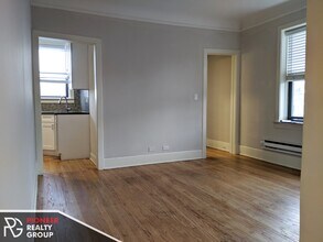 2329 N Rockwell St, Unit 2319-A1 in Chicago, IL - Foto de edificio - Building Photo