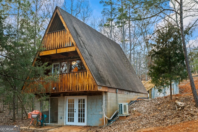 property at 290 Beaver Lodge Rd