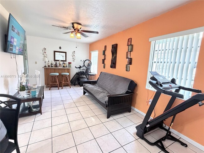 954 NW 14th St in Homestead, FL - Building Photo - Building Photo