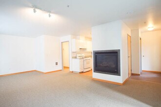 2544 NW Vaughn St in Portland, OR - Building Photo - Building Photo