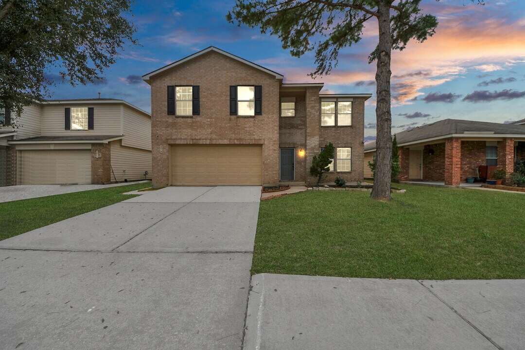 2515 Knoll Shadows Ln in Katy, TX - Foto de edificio