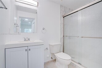 7200 NW 114th Ave in Doral, FL - Building Photo - Building Photo