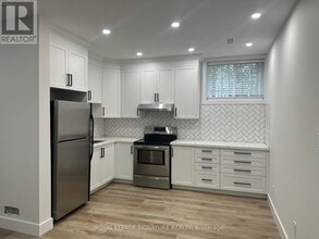 49 Alexander Blvd in Georgina, ON - Building Photo - Building Photo