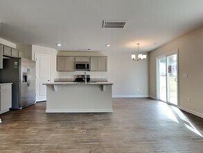 313 Flushing Bay Ct in Lexington, SC - Foto de edificio - Building Photo