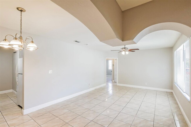 171 W 63rd St in Hialeah, FL - Building Photo - Building Photo