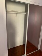 6151 Reseda Blvd, Unit 5 in Tarzana, CA - Building Photo - Building Photo