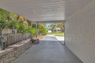 1911 Cypress Ave in Fort Pierce, FL - Building Photo - Building Photo